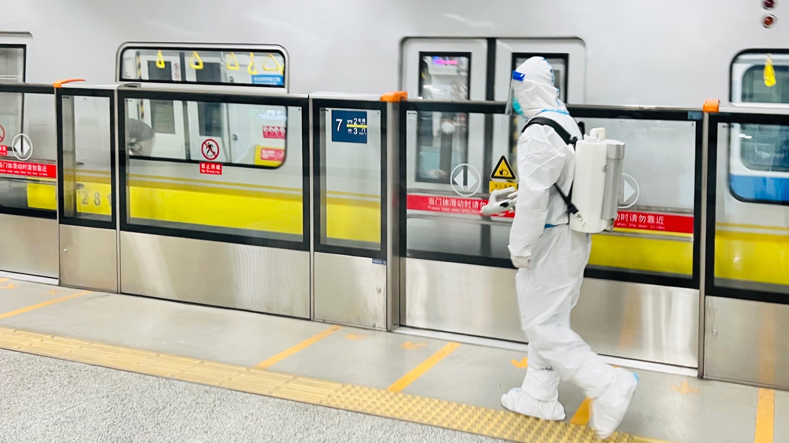 嚴(yán)格執(zhí)行消毒標(biāo)準(zhǔn)，為社會提供優(yōu)質(zhì)消毒服務(wù)