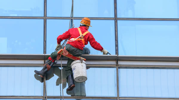 商務(wù)樓高空外墻清洗的相關(guān)規(guī)范和要求有哪些？美汐清潔告訴您