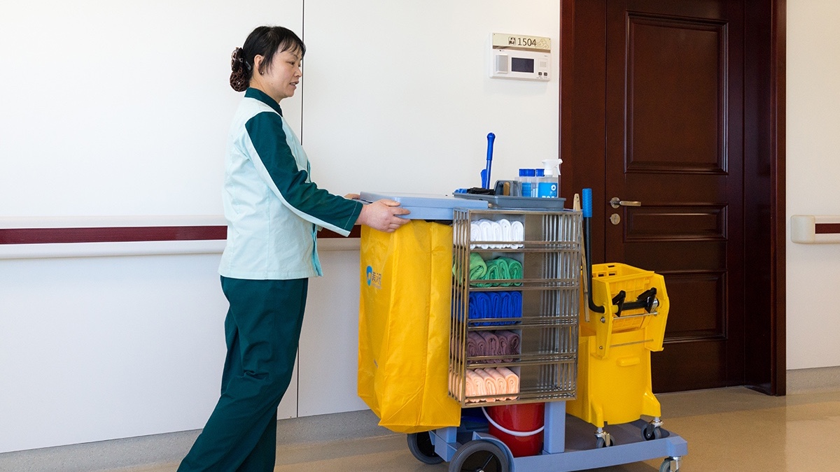 還說保潔難招嗎？浙江紹興某醫(yī)院萬元急聘保潔員,一天招滿