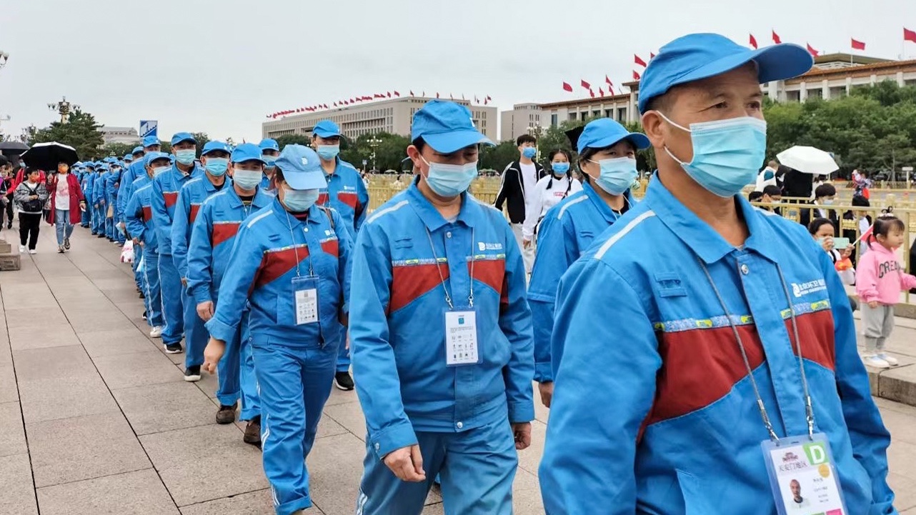 風(fēng)雨之中見真情——美汐清潔圓滿完成天安門廣場黃金周環(huán)境保障任務(wù)